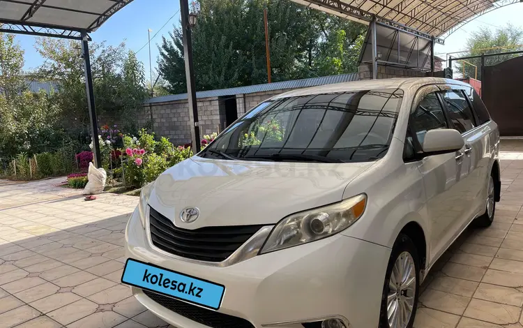 Toyota Sienna 2011 годаfor9 500 000 тг. в Алматы