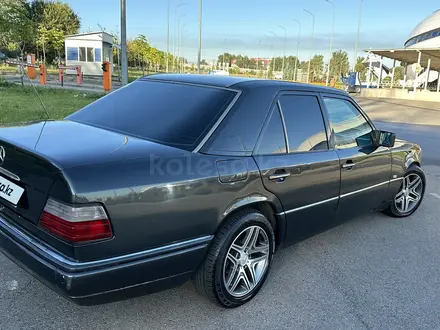 Mercedes-Benz E 280 1994 года за 2 500 000 тг. в Алматы – фото 34