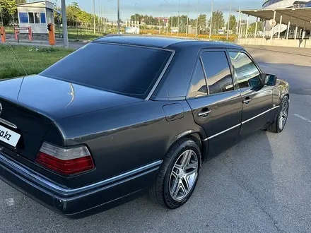 Mercedes-Benz E 280 1994 года за 2 500 000 тг. в Алматы – фото 41