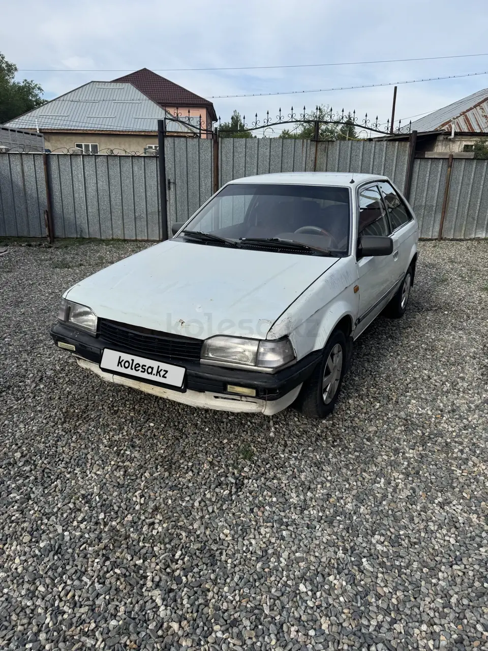 Mazda 323, 1988