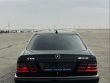 Mercedes-Benz E 320 1998 года за 2 300 000 тг. в Тараз – фото 4