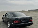 Mercedes-Benz E 320 1998 года за 2 300 000 тг. в Тараз – фото 3