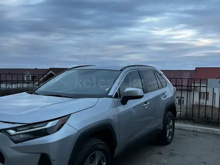 Toyota RAV4 2022 года за 15 000 000 тг. в Актау – фото 2