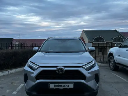 Toyota RAV4 2022 года за 15 000 000 тг. в Актау