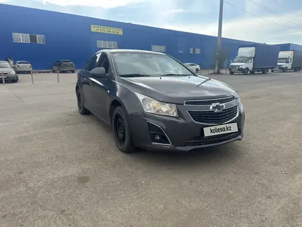 Chevrolet Cruze 2013 года за 2 950 000 тг. в Астана – фото 2