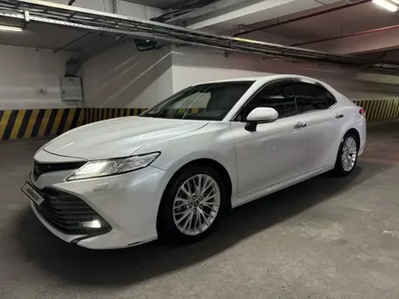 Toyota Camry 2018 года за 14 200 000 тг. в Алматы – фото 5