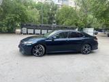 Toyota Camry 2019 года за 11 000 000 тг. в Караганда – фото 2