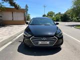 Hyundai Elantra 2018 года за 5 800 000 тг. в Атырау – фото 4