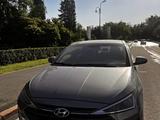 Hyundai Elantra 2019 годаүшін8 600 000 тг. в Алматы