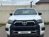 Toyota Hilux 2023 года за 24 000 000 тг. в Актау