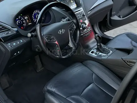 Hyundai Grandeur 2015 года за 8 600 000 тг. в Алматы – фото 21