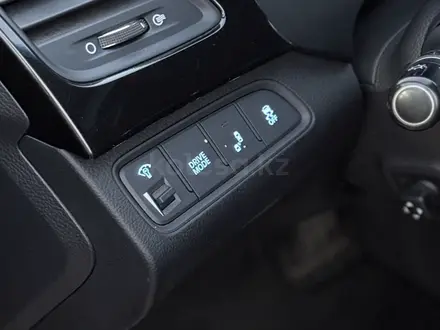 Hyundai Grandeur 2015 года за 8 600 000 тг. в Алматы – фото 29