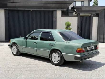 Mercedes-Benz E 200 1990 года за 1 150 000 тг. в Шымкент – фото 4