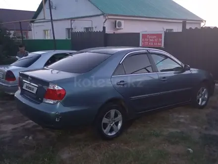 Toyota Camry 2003 года за 4 500 000 тг. в Уральск – фото 3