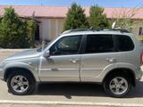 Chevrolet Niva 2015 годаүшін2 450 000 тг. в Шымкент – фото 2