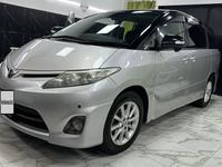 Toyota Estima 2012 года за 8 400 000 тг. в Астана