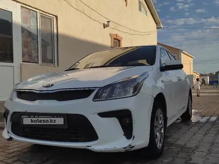 Kia Rio 2018 года за 6 000 000 тг. в Атырау