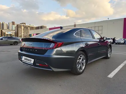 Hyundai Sonata 2022 года за 12 100 000 тг. в Астана – фото 2