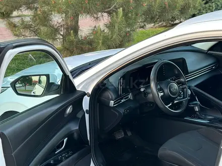 Hyundai Elantra 2022 года за 7 500 000 тг. в Алматы – фото 23