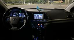 Hyundai Elantra 2017 года за 5 500 000 тг. в Атырау – фото 2