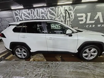 Toyota RAV4 2021 года за 15 300 000 тг. в Астана – фото 5