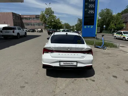Hyundai Elantra 2021 года за 11 000 000 тг. в Алматы – фото 6