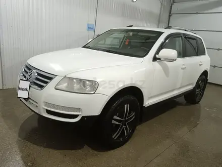 Volkswagen Touareg 2005 года за 4 800 000 тг. в Актобе – фото 5