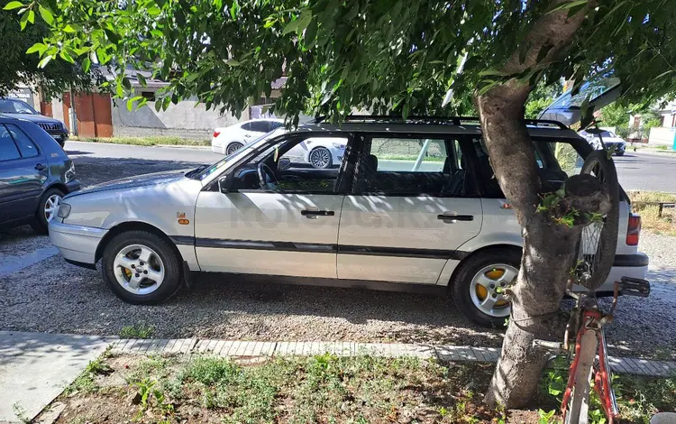 Volkswagen Passat 1996 годаүшін1 750 000 тг. в Тараз