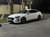 Hyundai Sonata 2020 года за 12 000 000 тг. в Шымкент – фото 3