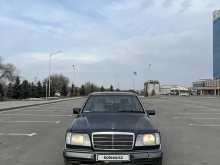 Mercedes-Benz E 220 1994 года за 1 900 000 тг. в Талдыкорган – фото 7