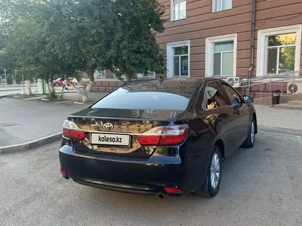 Toyota Camry 2018 года за 9 200 000 тг. в Караганда – фото 2