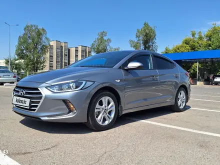 Hyundai Elantra 2018 года за 8 350 000 тг. в Алматы – фото 2