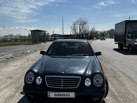 Mercedes-Benz E 320 2000 года за 4 100 000 тг. в Алматы – фото 7