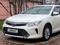 Toyota Camry 2015 года за 11 850 000 тг. в Туркестан – фото 2