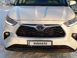 Toyota Highlander 2021 года за 25 000 000 тг. в Усть-Каменогорск