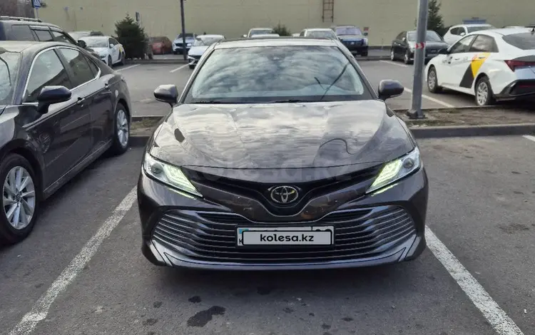 Toyota Camry 2019 года за 15 200 000 тг. в Алматы