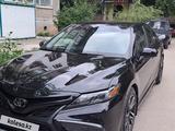 Toyota Camry 2021 года за 12 400 000 тг. в Уральск