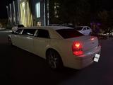 Chrysler 300C 2007 года за 3 200 000 тг. в Атырау – фото 4