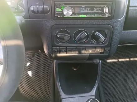 Volkswagen Golf 1995 года за 1 250 000 тг. в Костанай – фото 17