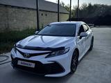 Toyota Camry 2023 года за 14 000 000 тг. в Шымкент – фото 2