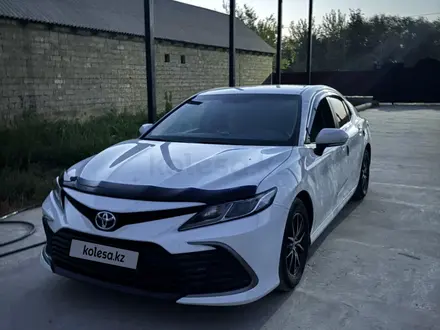 Toyota Camry 2023 года за 14 000 000 тг. в Шымкент – фото 2
