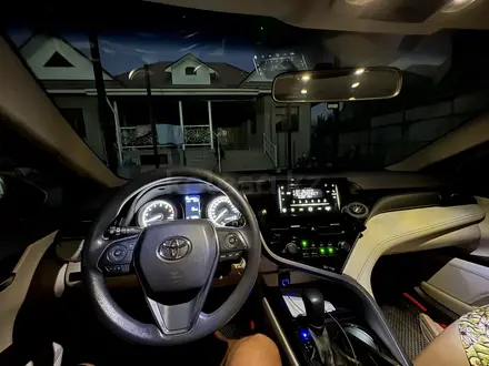 Toyota Camry 2023 года за 14 000 000 тг. в Шымкент