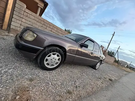 Mercedes-Benz E 200 1991 года за 1 550 000 тг. в Шымкент