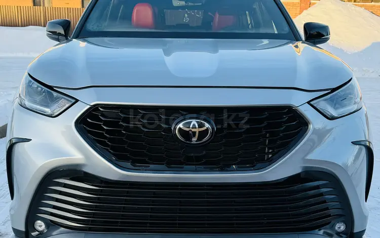Toyota Highlander 2021 года за 26 000 000 тг. в Караганда