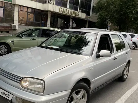 Volkswagen Golf 1998 года за 1 700 000 тг. в Алматы