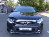 Toyota Camry 2015 года за 10 200 000 тг. в Шымкент