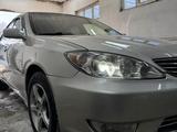 Toyota Camry 2004 годаfor5 000 000 тг. в Алматы – фото 2