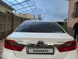 Toyota Camry 2014 года за 10 500 000 тг. в Шымкент – фото 3