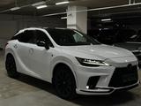 Lexus RX 500h 2023 годаүшін48 500 000 тг. в Астана – фото 4