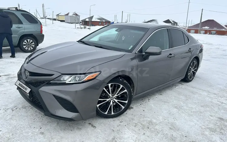 Toyota Camry 2019 года за 10 500 000 тг. в Актобе